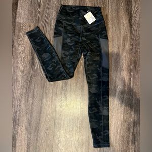 Fabletics On-The-Go Powerhold High-Waisted Legging Womens - New with tags